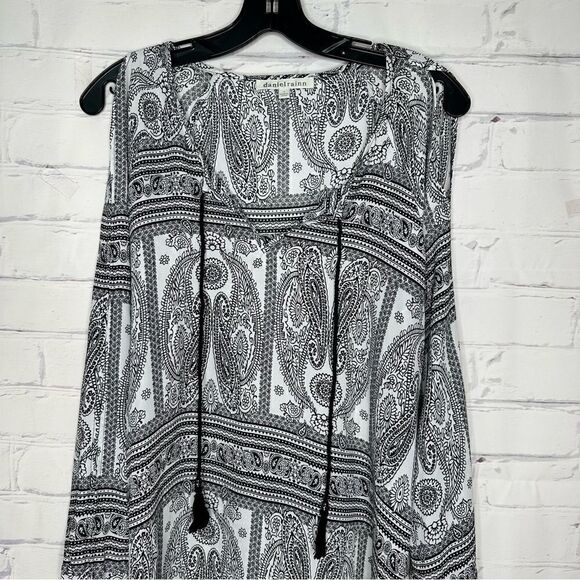 Daniel Rainn small gray cold shoulder top - Picture 3 of 6